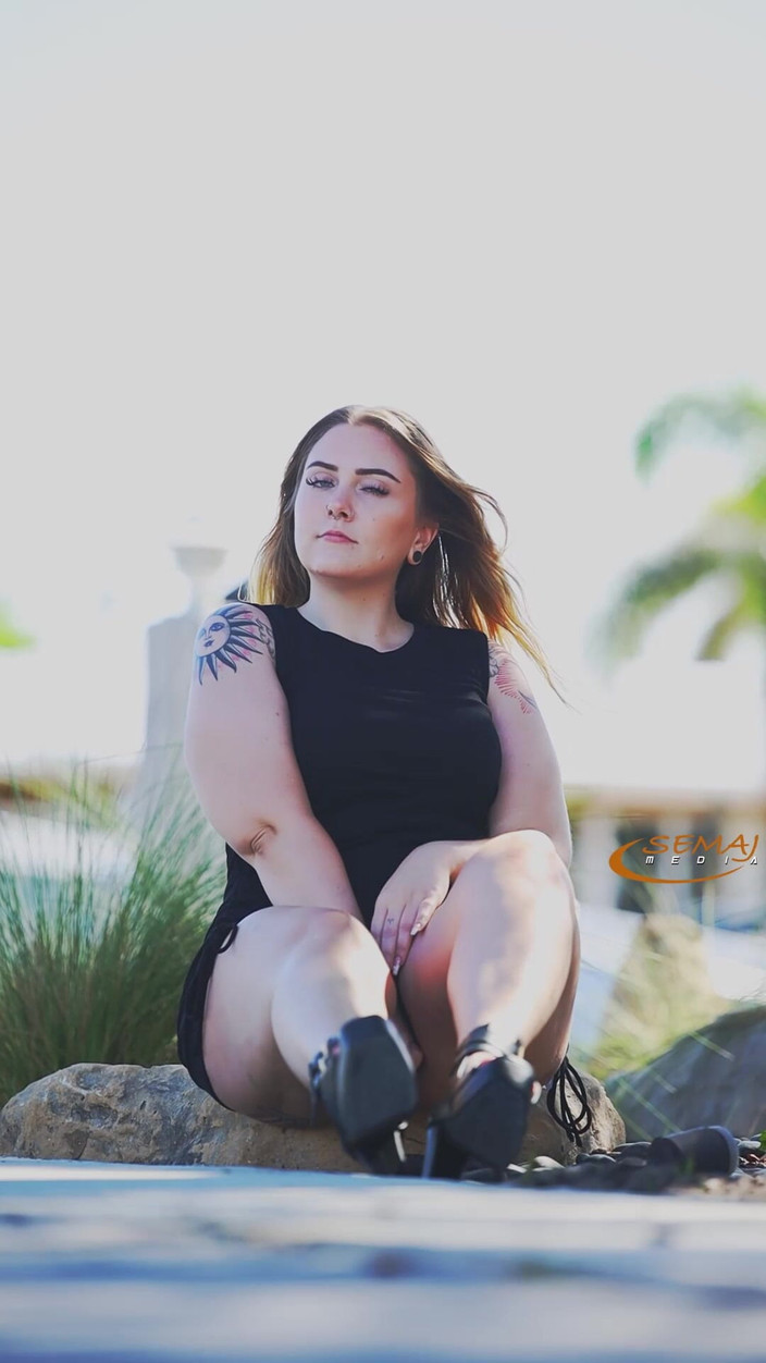 Semaj Media: Semaj Media gracie在外面潮吹！