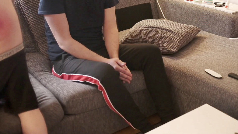 Oznob Oznofla: Cowok amatir oznob oznofla dicambuk pakai paket diskon 2in1