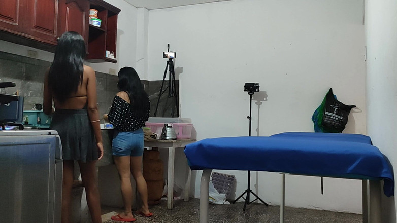 NEGRITA SEXY: The Naughty Neighbor Flirts with the New Friend She Met...