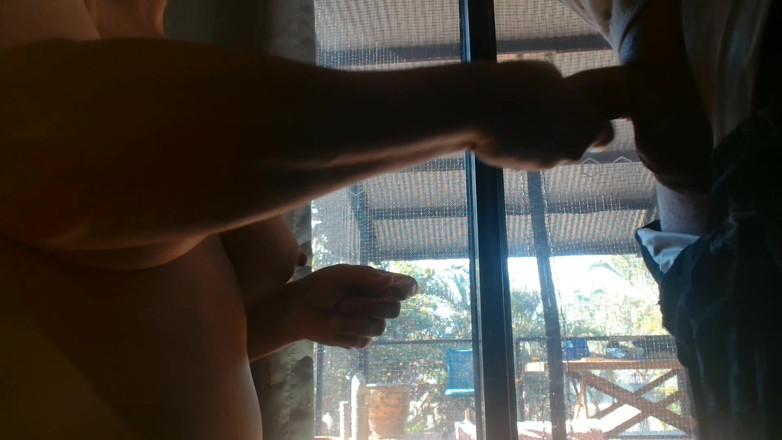 Bellaboo: Fare una sega mentre i vicini fuori guardano