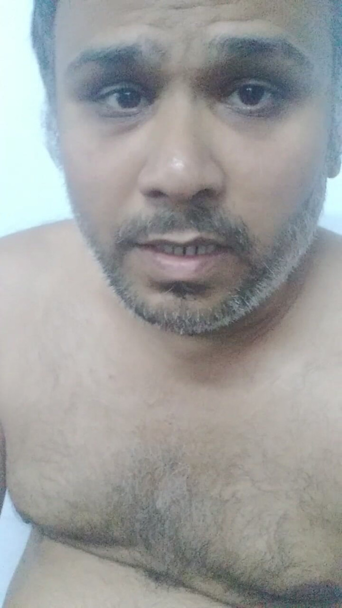 Nani Top: 털이 무성한 구멍 깊숙이 누드 무료 섹스