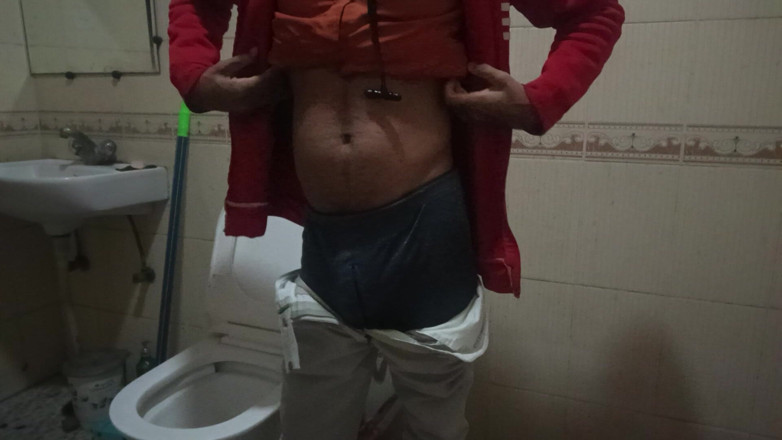 Brijesh 270: Desi in Bathroom
