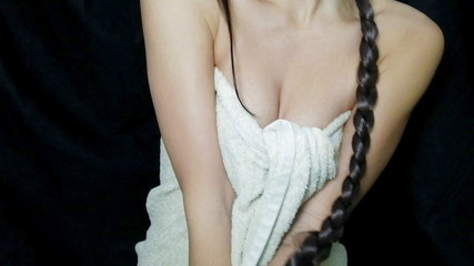 Nipple Stock: Joc frumos cu sfârcurile după duș