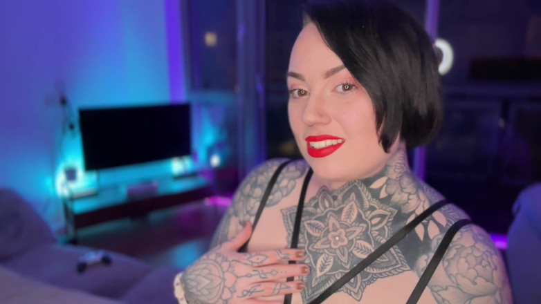 Miss Valentina: Executrixxxx Свидание в баре