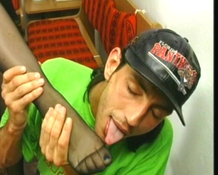 German's Fetish: Une salope allemande aux yeux bandés se fait baiser après...