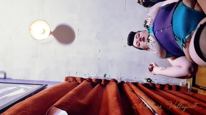 Mxtress Valleycat: BBW Giantess Domination