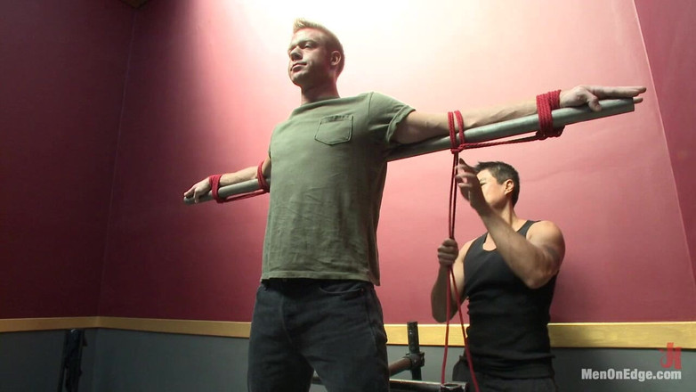 Men on Edge: 色情超级明星christopher Daniels - 束缚，被抚摸和边缘