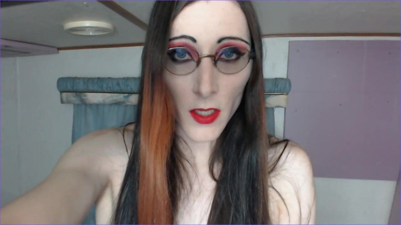 Ivyrose499: Tranny Stepmommy Sneaks in and Fucks You