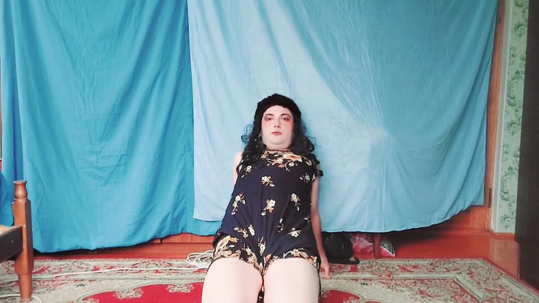 Kitty_Cross: L'arrapante culona bionda gay in abito miLF in abito Youtuber...