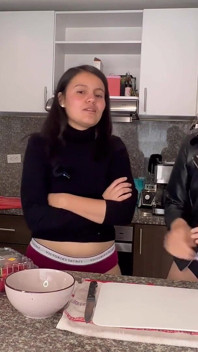 Připravujeme krémové jahody a bavíme se