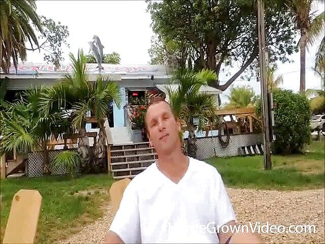 Homegrown Video: Розмахуючи зі своїми друзями в Кі Ларго