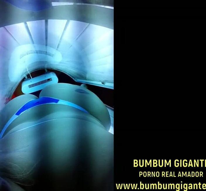 Camargo Hotwife: In the tanning machine showing off