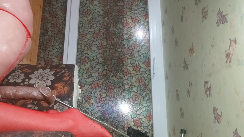 Putarankahotmilf: 继父让我送了礼物 第1部分