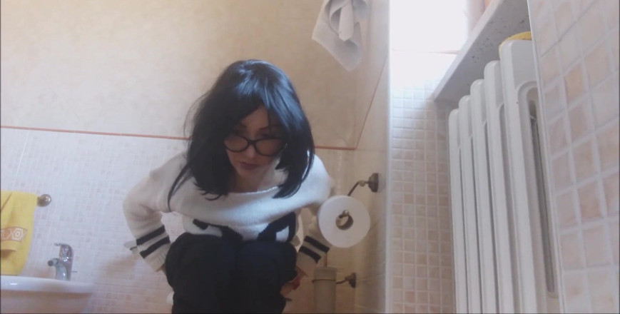 savannahamatoriale: The Cherleader Loves to Provoke Your Erection with Her Pee