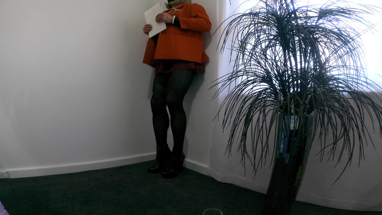 Muscle sissy slut Jessica: La calda cagna muscolare in ufficio