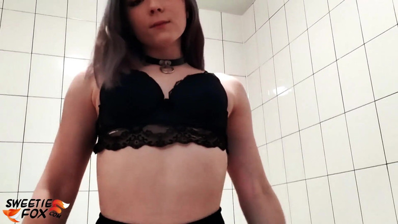 Sweetie Fox: Tiny teen sucking dick boyfriend in pantyhose