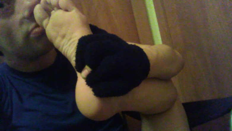 LilTaste: Sniffing and Touching My Dirty Foots and Sock to My...