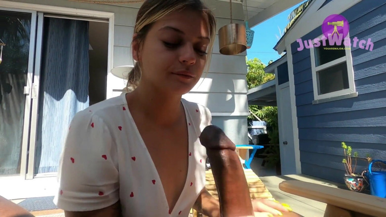 Katie Diggs: Blowjob mornings outside just got better