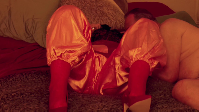 Carmen Angel: Aku memimpikan nenek jeannie: sepong kontol