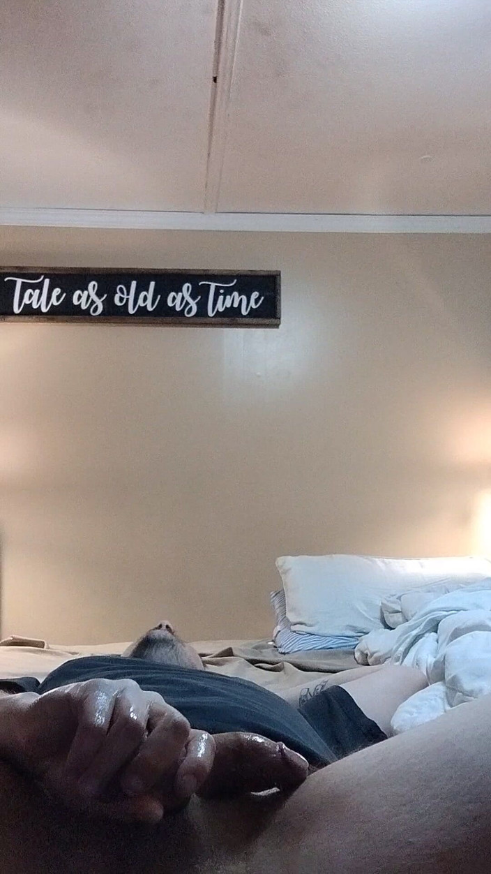 Mofarmer92: Geiler stiefvater streichelt sich