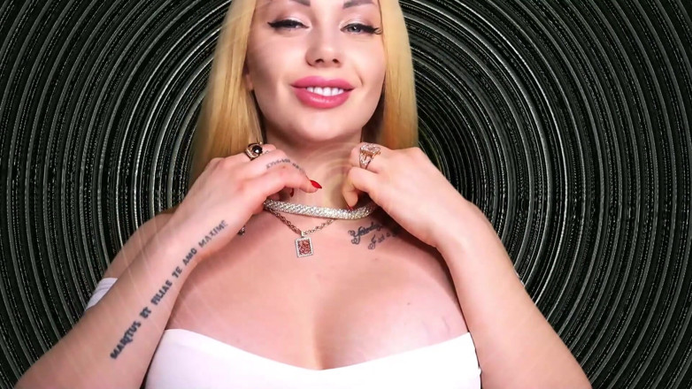 Goddess Misha Goldy: Persi nella mia ipnotizzante seduzione sensuale e segati il tuo...