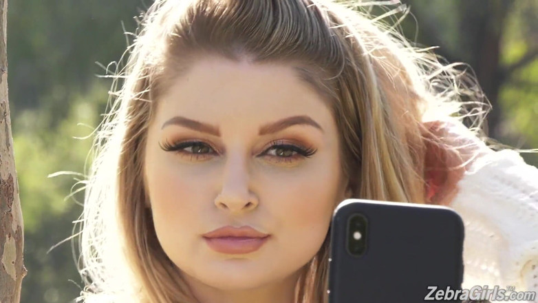 Zebra Girls: Sexo lésbico com Daya Knight, September Reign e Bunny Colby