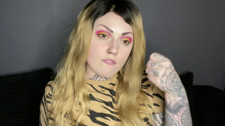 Miss Valentina: Bị mê hoặc để quên cô ấy
