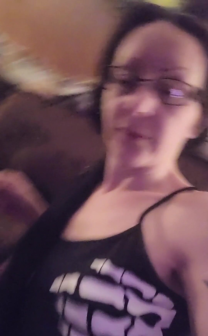 Raven Willow: 6 páchnoucích prdů pro tebe, abys snědla