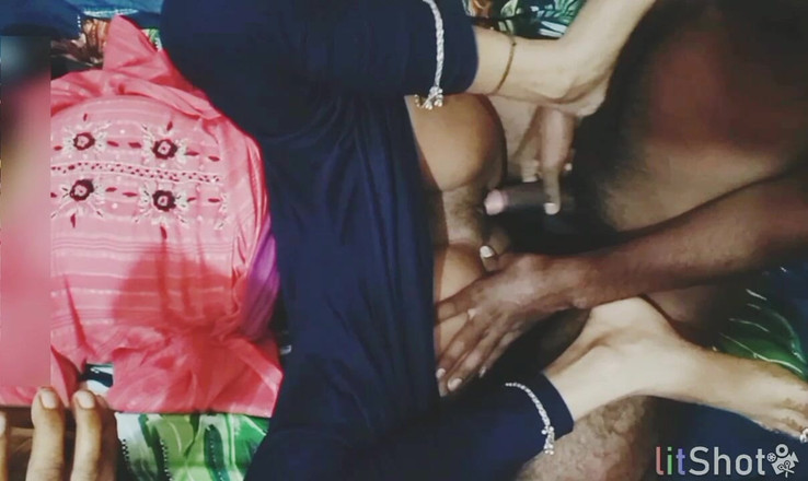 Sital: Nové indické krásné dívky a deshi tetičky žhavé porno sex video...