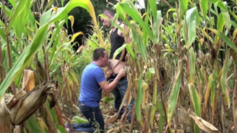 Crunch Boy: Flat boy fucked by twink in exhib outdoor