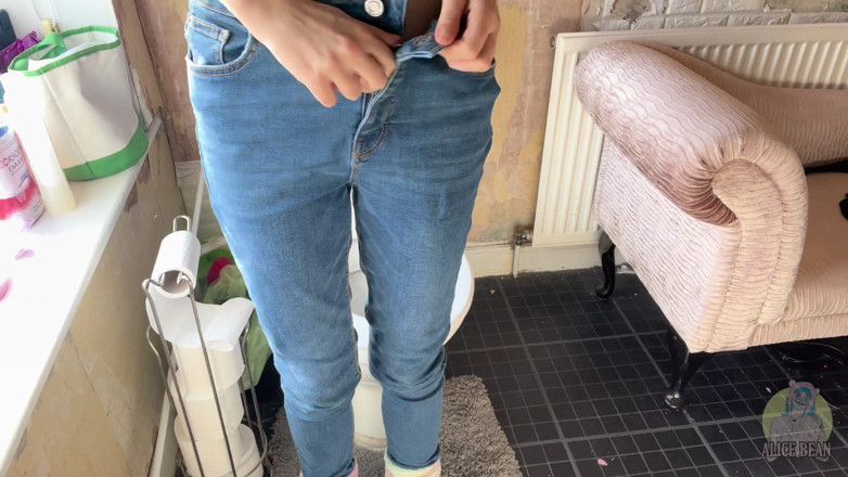 Alice Bean: Toilet Cam