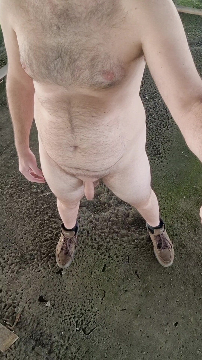 Mirko2589: Chodzenie nago