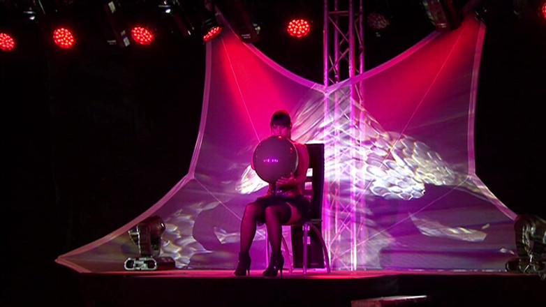 Looners Passion: Blow to Pop trên sân khấu