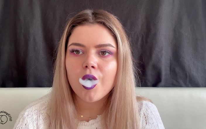 Your fantasy studio: Rokende fetisj met mooie make-up en rookringen