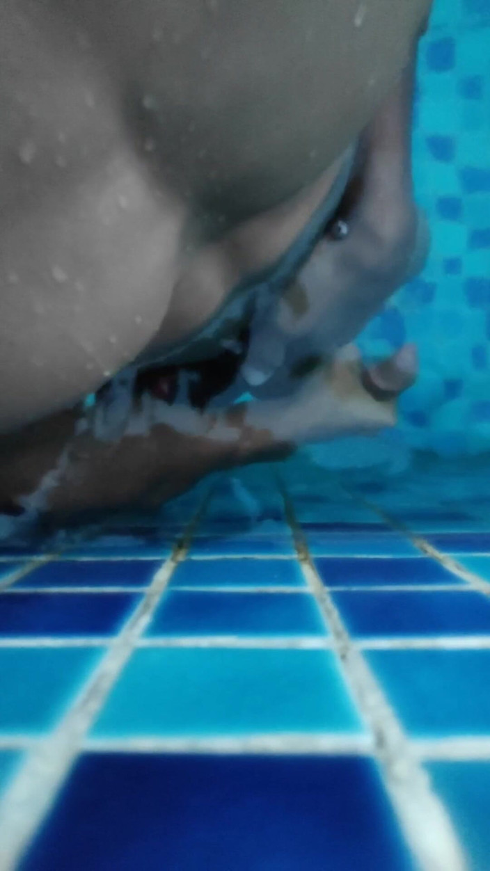 Sinful Varun: Moje první masterbating video