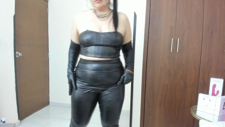 Kira Geiner: 令人惊叹的熟女