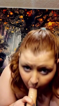 Curvă la gaura din zid - gloryhole ejaculează acasă