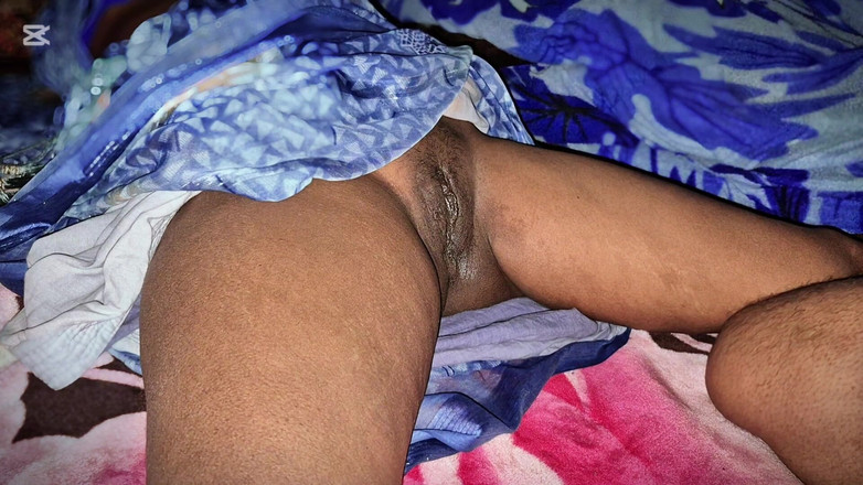 ExcitedWomen: Sora vitregă indiancă desi sexy se fute la miezul nopții