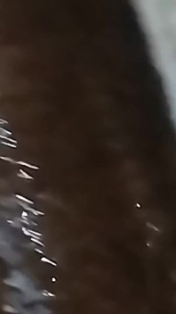 Üvey kız kardeş olarak adlandırılıyor ve penisime masaj yapıyor