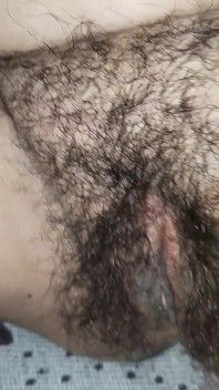 Sditalina la sua calda figa pelosa matura