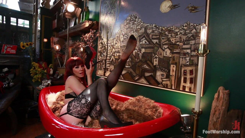 Foot Worship by Kink: Storlek 8 1/2: Maitresse Madeline knullas!