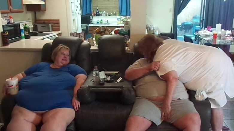 BBW nurse Vicki adventures with friends: Krankenschwester Vicki macht eine untersuchung für ihre patientin mit einer...