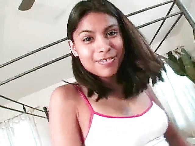 3 Bangers: Dos sementales doble follan exótica puta y follan su coño...