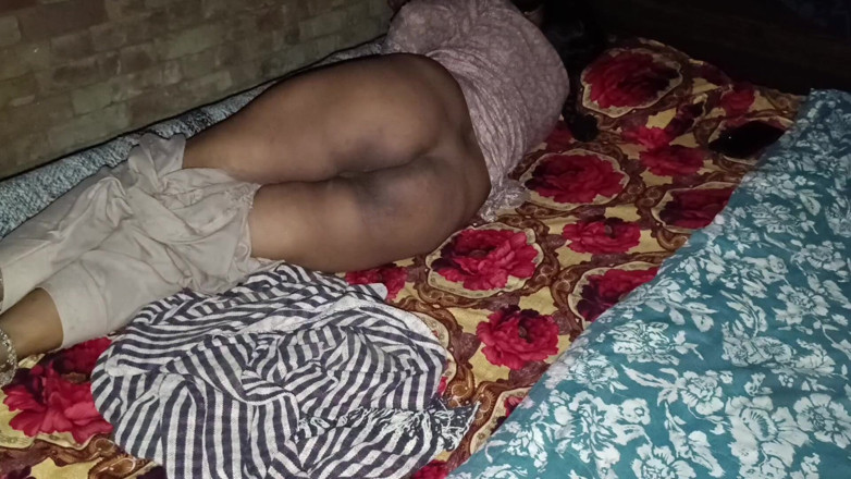 Bhabhi UP: Meine Familie kam und schickte mich weg und fickte mich...