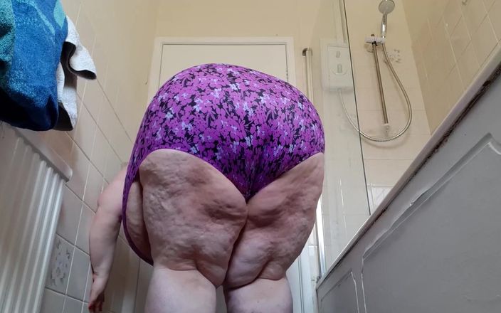 SSBBW Lady Brads: Hot girl summer is over