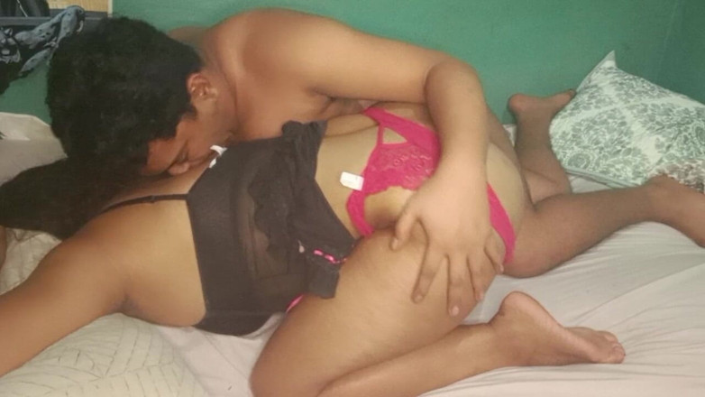 BigassMILF40: Bruna matura matrigna milf si fa succhiare il buco del...