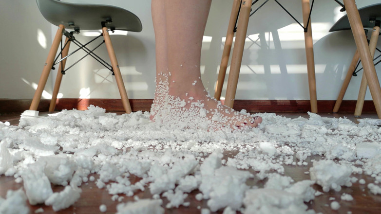 Kinky Lyrical: Styrofoam vernietigen met mijn voeten - kinky lyrical