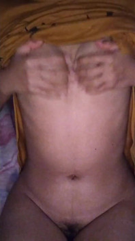 Indian Desi Girl Touch Her Tits and Show Pussy Masturbating