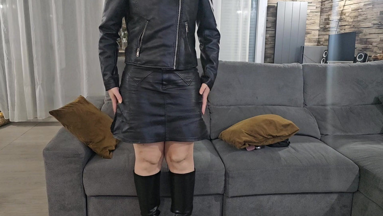 Sofy13: Halo, kamu baik-baik saja? Apakah Anda suka kulit? Apakah Anda...