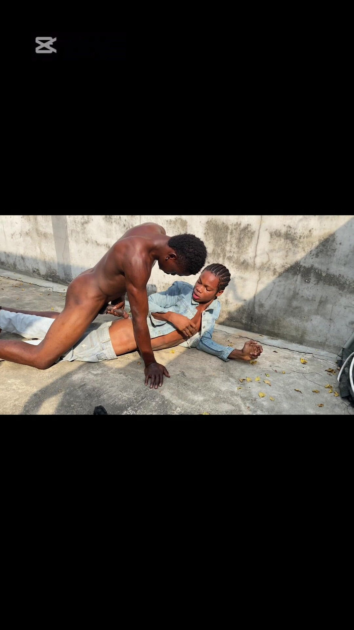 Baddestboyx: Siamo stati sorpresi in una scena all'aperto